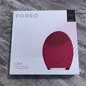FOREO Luna Sensitive / Normal Skin (Magenta) NWT